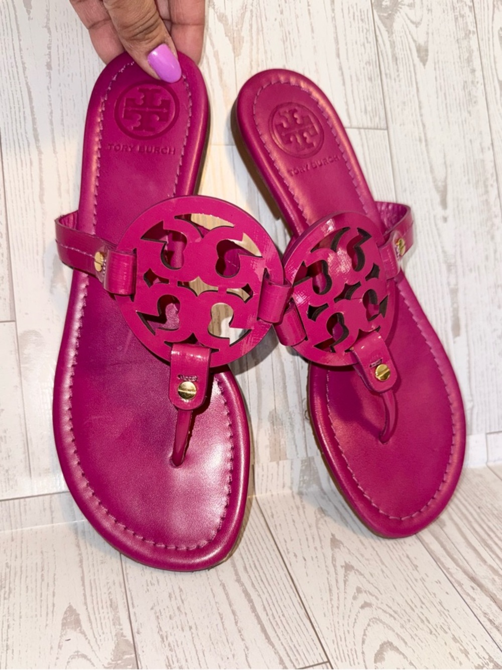 Tory Burch Miller Saffiano Patent Sandal - Party Fuschia - size 7 - Picture 10 of 14